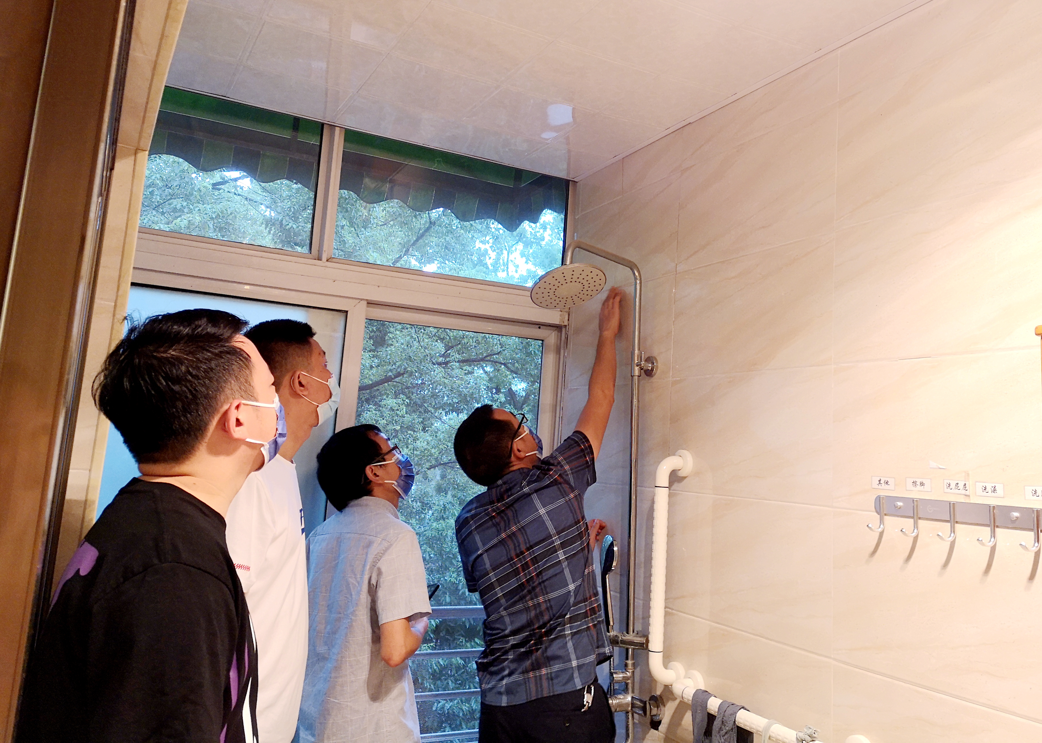 西南醫投集團迅速開展震后災情排查工作