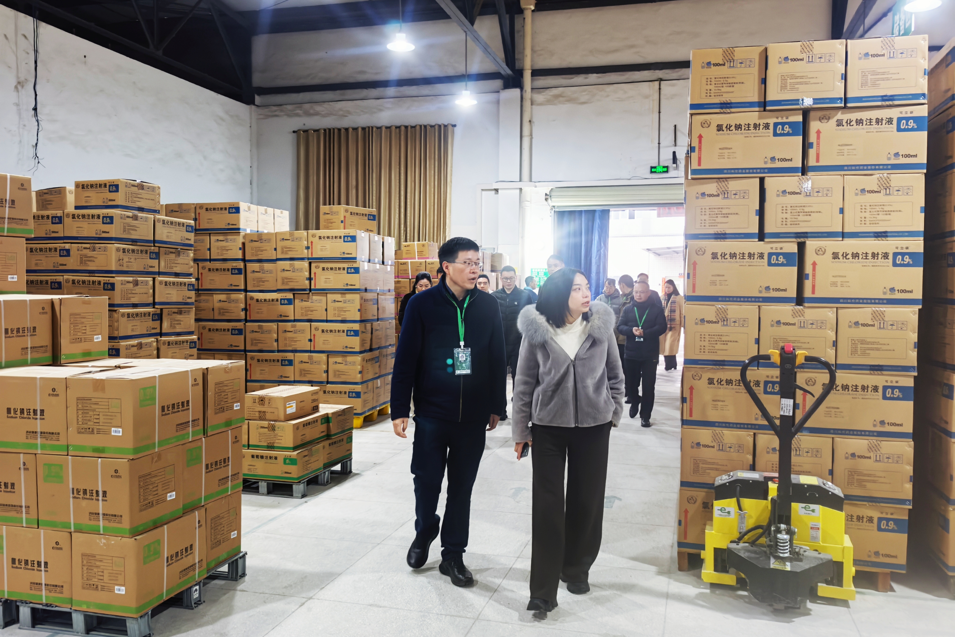 瀘州市醫藥健康產業發展局黨組成員、副局長郭溱率隊蒞臨醫藥公司開展節后安全檢查 