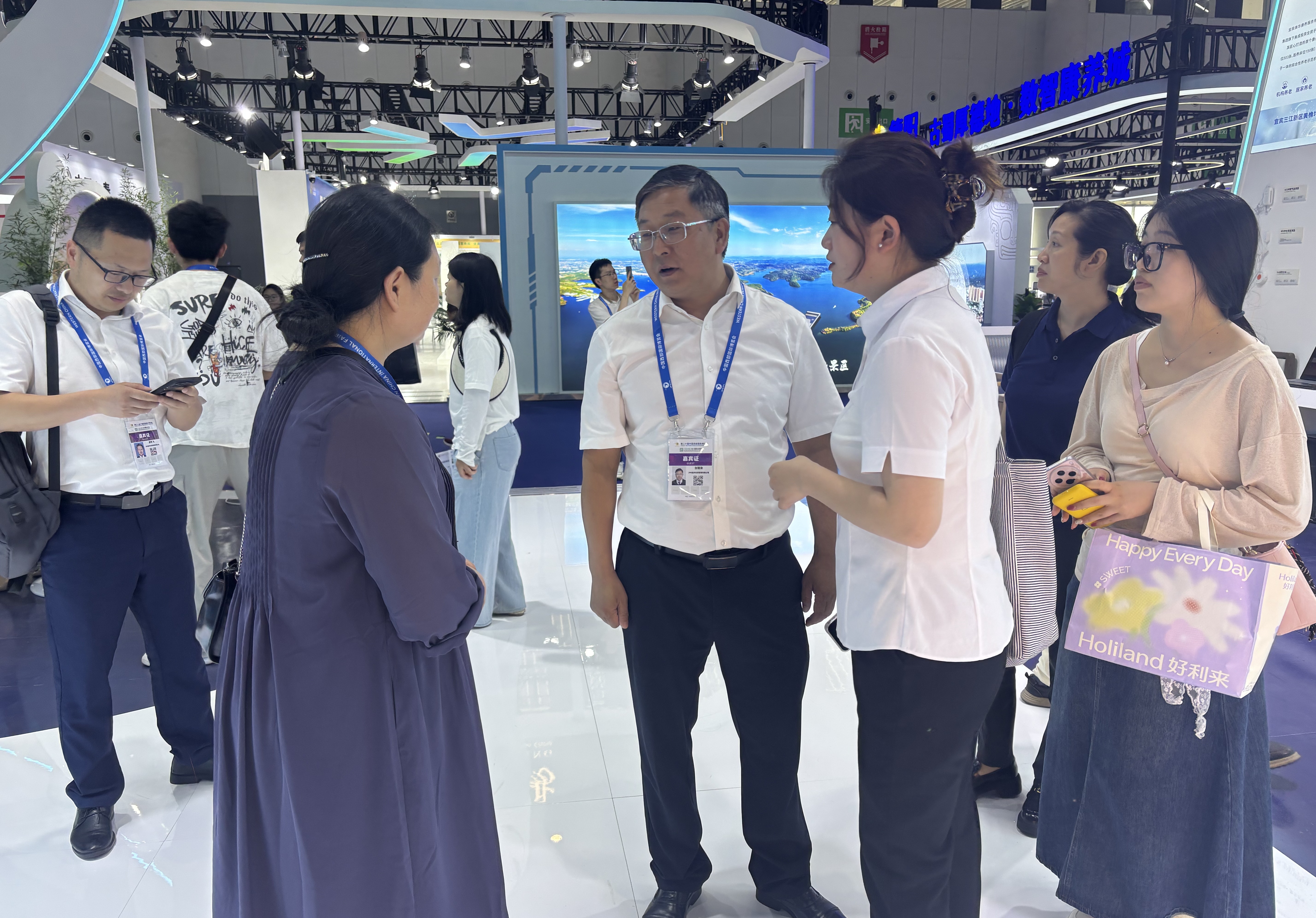 醫養投資公司參展第六屆中國四川國際養老服務業暨養老業博覽會