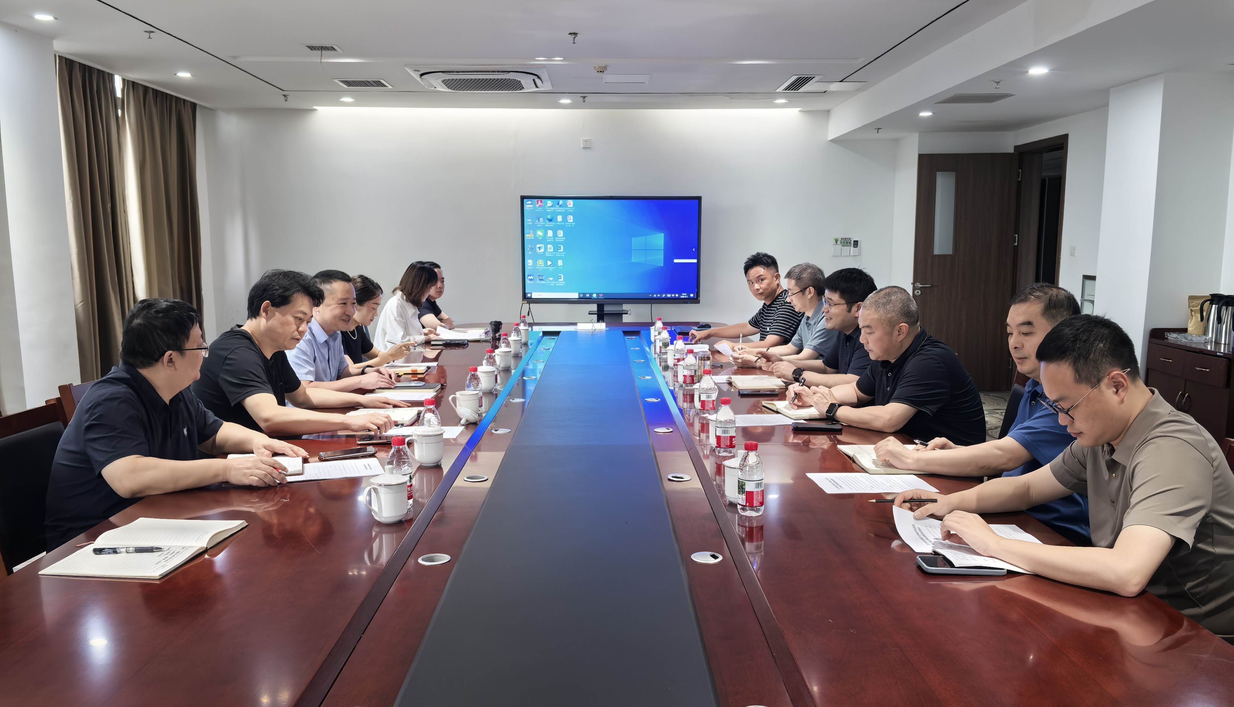 深化院企協同 賦能產業升級——西南醫投集團與瀘州市中醫醫院開展項目座談