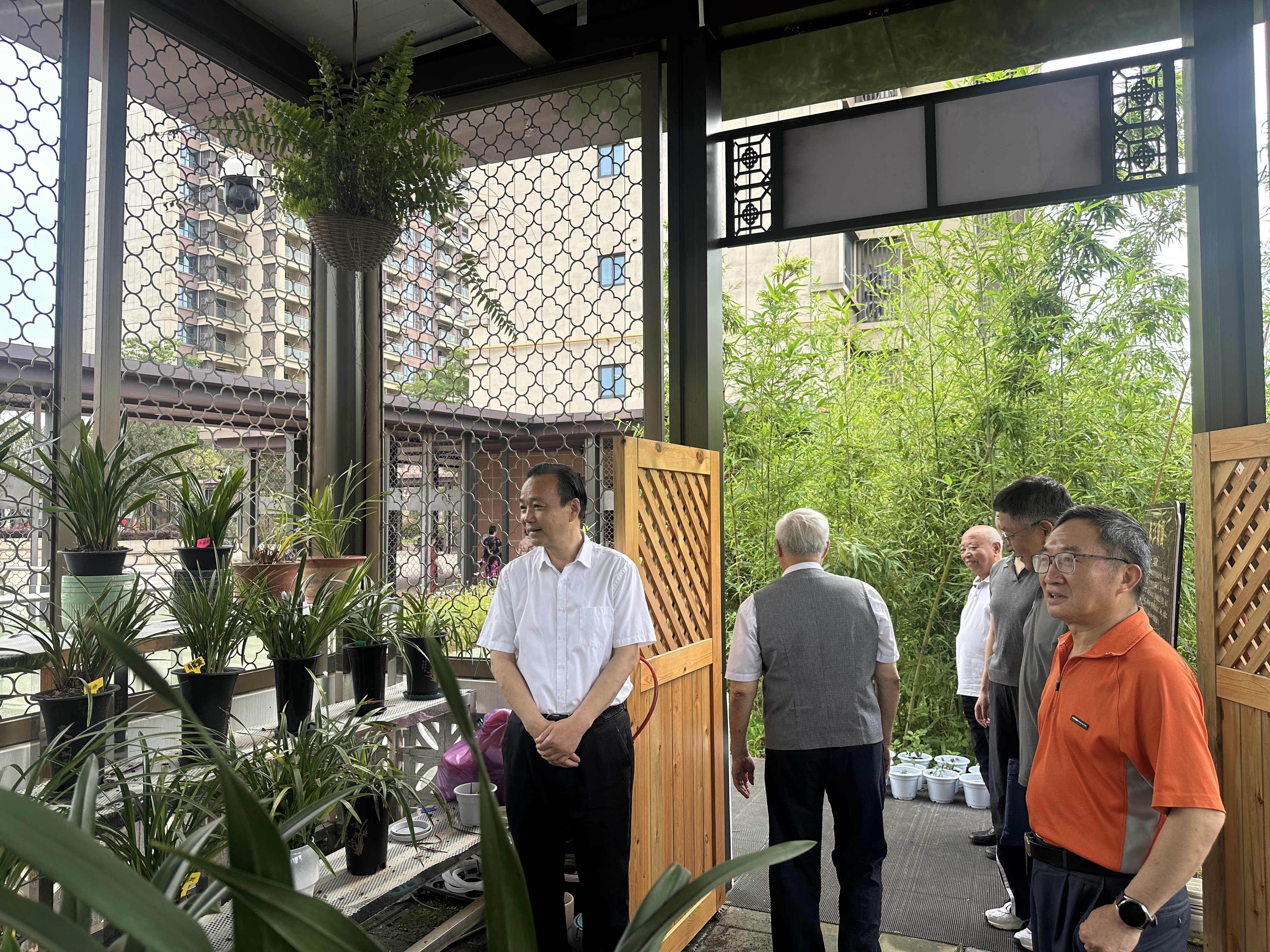 市關工委企業工委專題調研西南醫投集團關工委